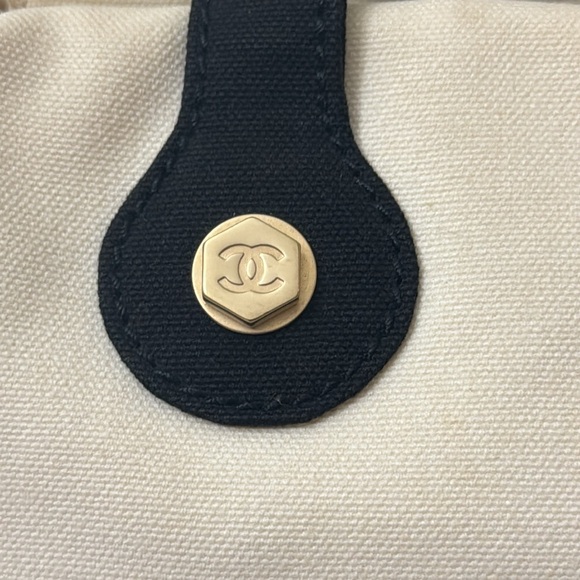 Authentic CHANEL Marshmallow Bag Coco Mark Tote Handbag - Picture 4 of 17